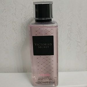 Victoria's Secret Tease body spray 8.4 oz
